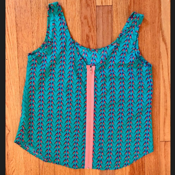 B Jewel Tops - Adorable teal bird tank top w/ zipper in the back!
